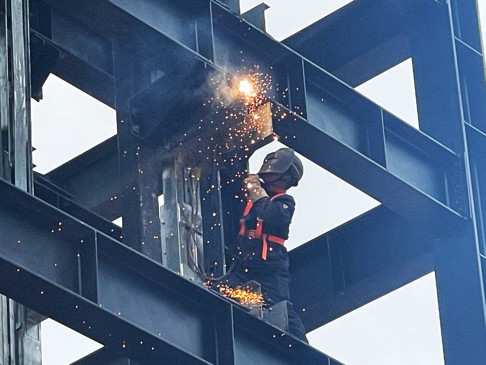 中秋堅守，詮釋別樣“團(tuán)圓”