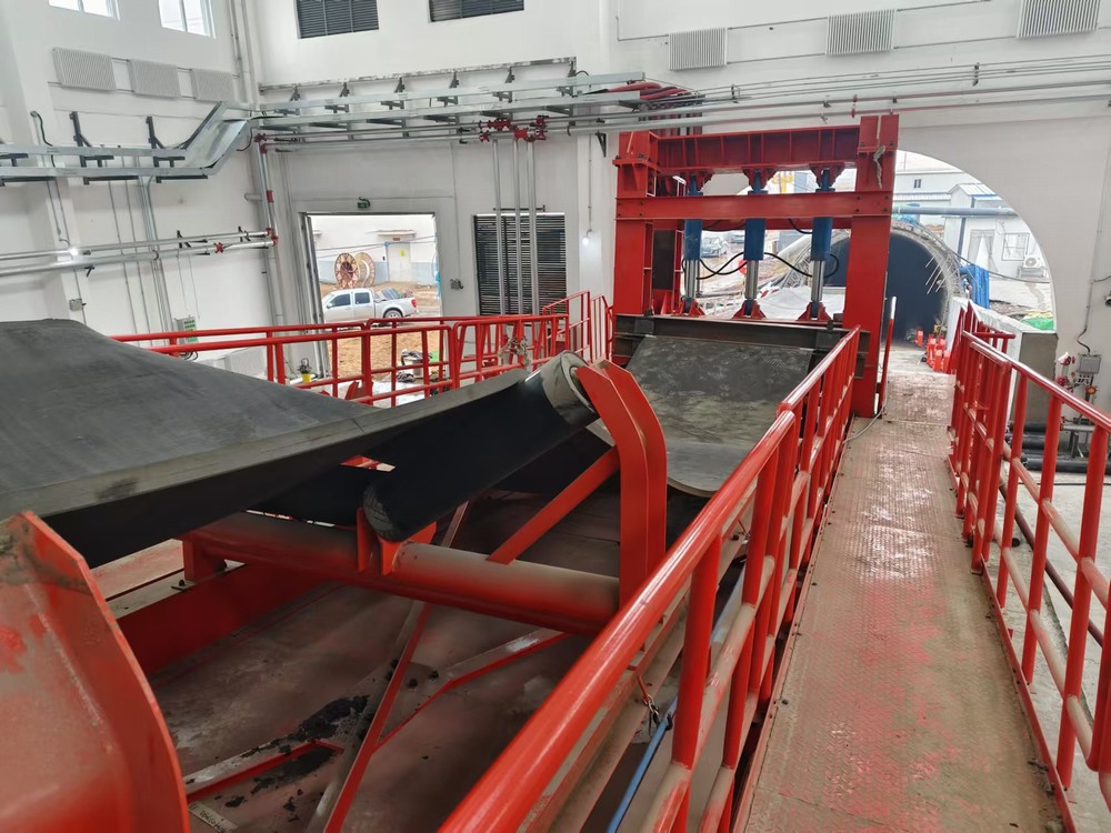 拼搏實干，共赴秋實