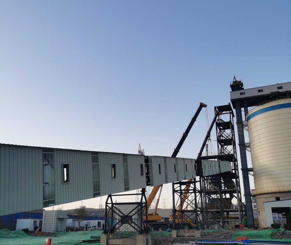 陜煤建設(shè)天工公司土建第二十五項(xiàng)目部：細(xì)化“人、材、機(jī)”管理，助力棧橋順利吊裝