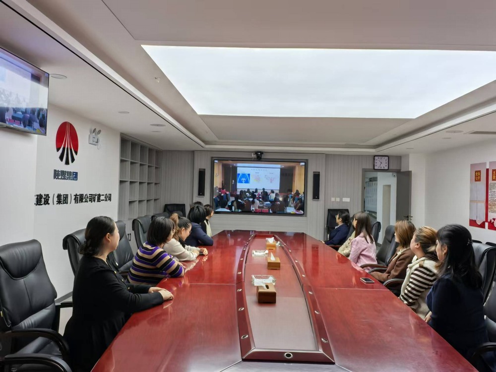 陜煤建設礦建二公司：讓“煤?！敝ň`放巾幗芳華