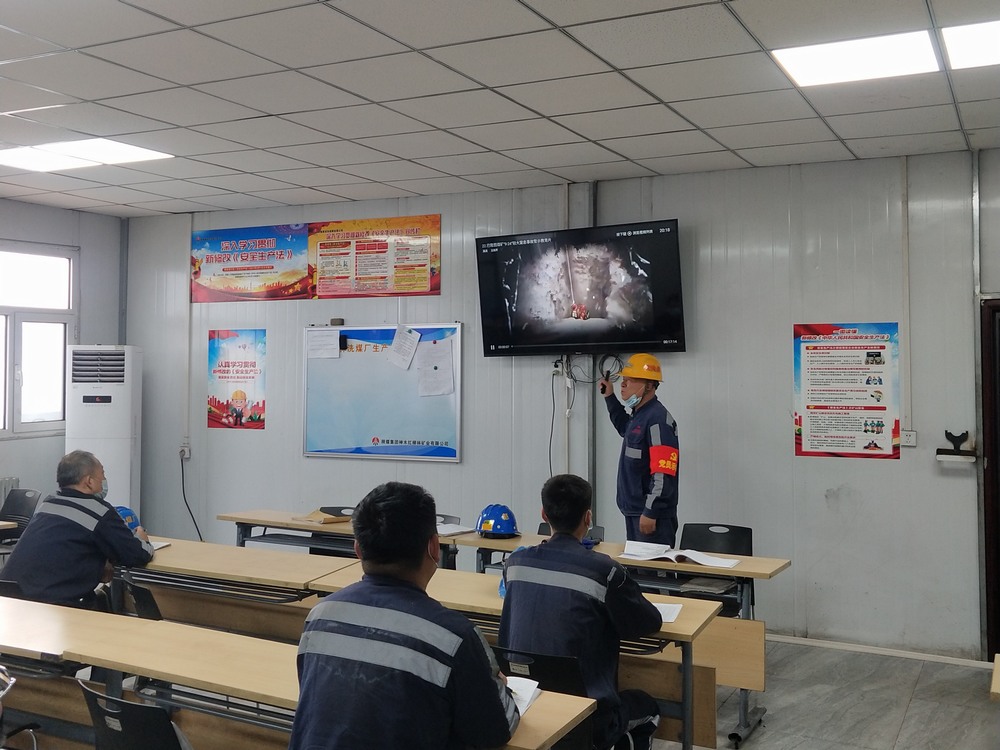 陜煤建設(shè)洗選煤運營公司紅柳林洗煤廠項目部：點燃三盞明燈，全力照亮機械設(shè)備“安全航程”