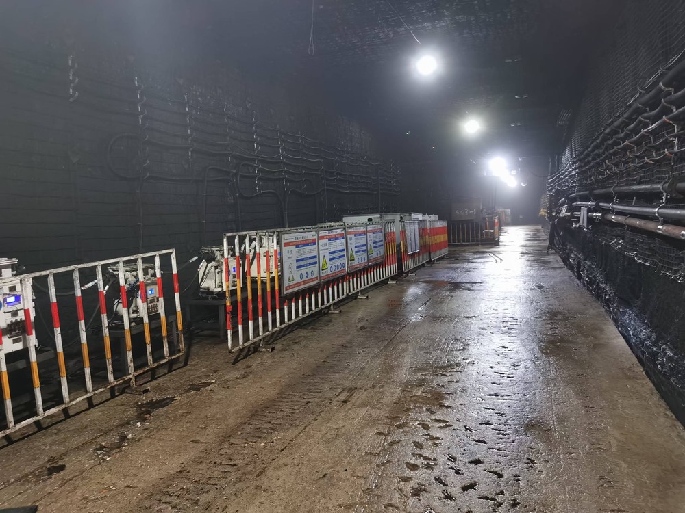 陜煤建設(shè)洗選煤運(yùn)營公司第二項(xiàng)目部：歲末堅(jiān)守，點(diǎn)亮煤礦“新光”，書寫新年安全序章