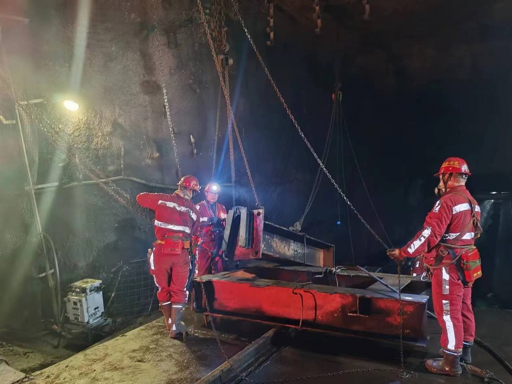 陜煤建設(shè)機(jī)電安裝公司：崗位上的春節(jié)，他們的堅(jiān)守很 “燃”