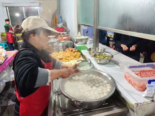 陜煤建設(shè)煤礦運營服務(wù)分公司：溫情滿滿過元宵