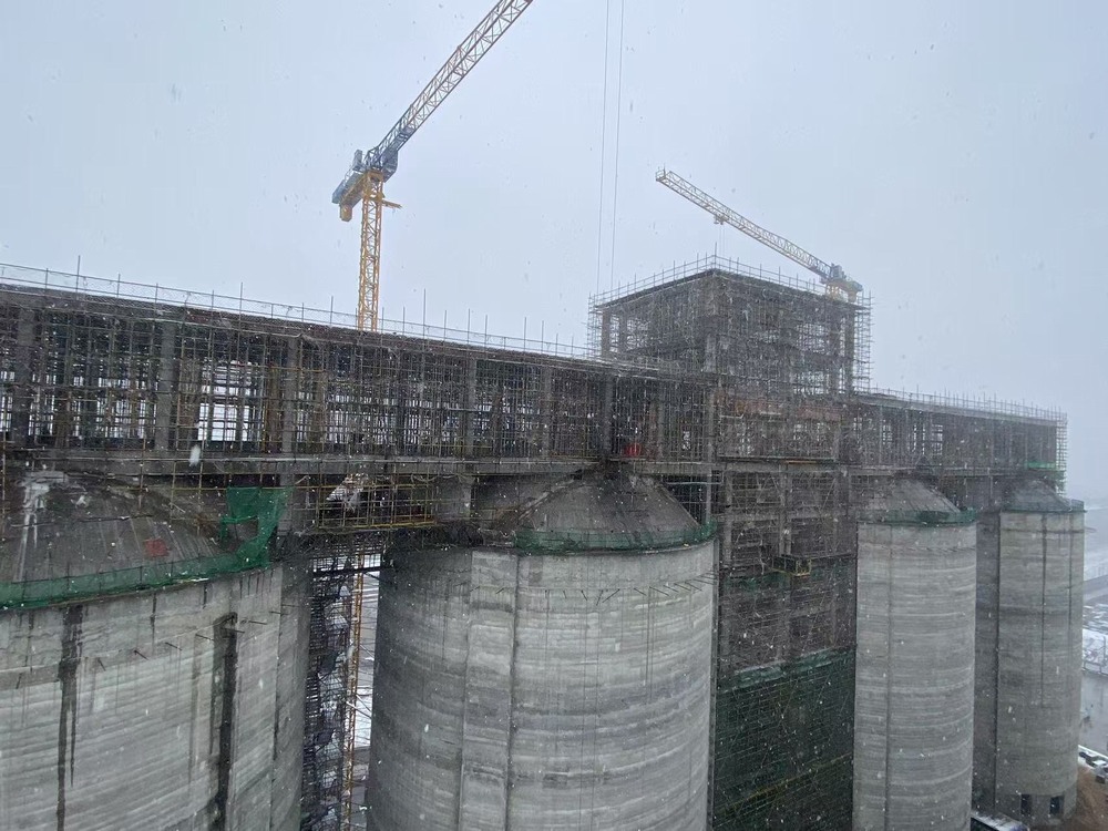 陜煤建設(shè)第二直屬項目部：43.8米高空鏖戰(zhàn)，攻克原煤倉施工“硬骨頭”