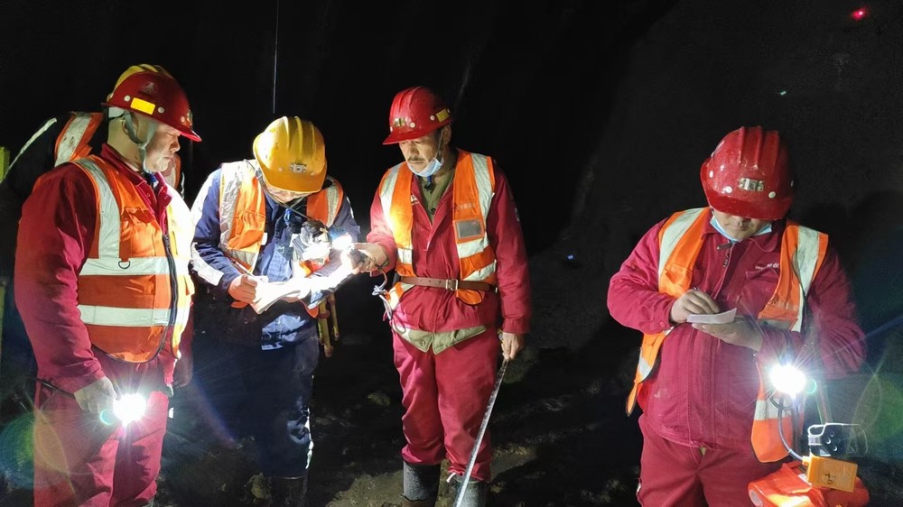 陜煤建設(shè)礦建三公司：請收看！“五一”勞動(dòng)特寫