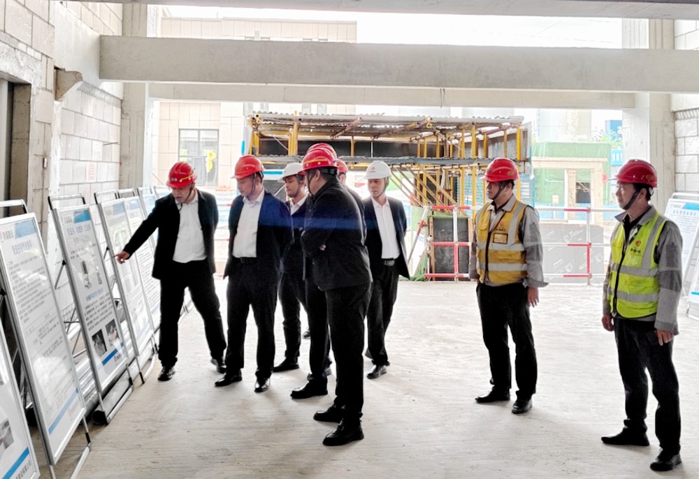 陜煤集團(tuán)基本建設(shè)部高級主任師楊景輝一行深入陜煤建設(shè)銅煤公司承建的檸條塔新建3#、4#員工公寓樓項目檢查指導(dǎo)工作