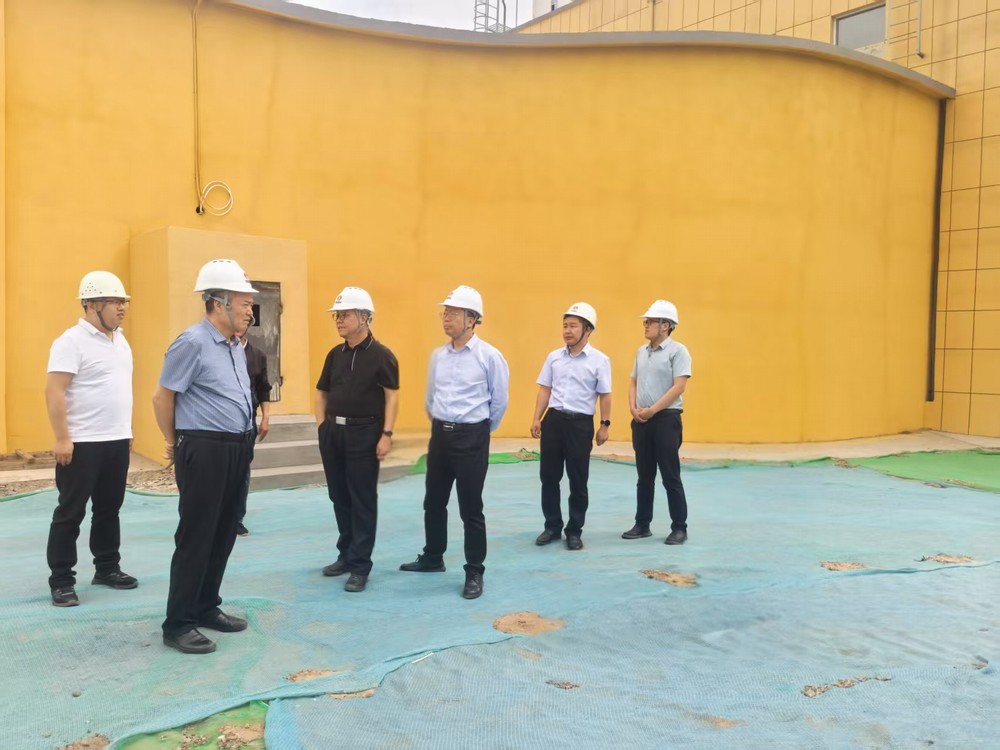 陜煤集團(tuán)基本建設(shè)管理部高級(jí)工程師王建立深入天工公司基層項(xiàng)目檢查指導(dǎo)