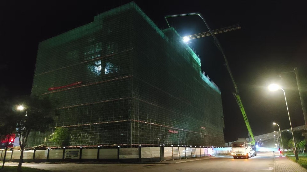 陜煤建設(shè)天工公司承建的小保當(dāng)選煤廠技術(shù)改造項目2號主廠房主體結(jié)構(gòu)全面封頂