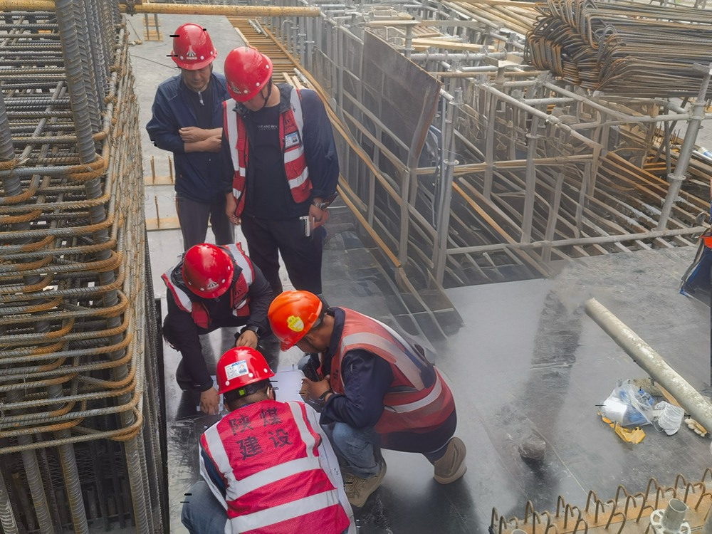 陜煤建設(shè)與浙江二建跨項目聯(lián)動 ，聚焦汽機預(yù)埋螺栓施工技術(shù)攻堅