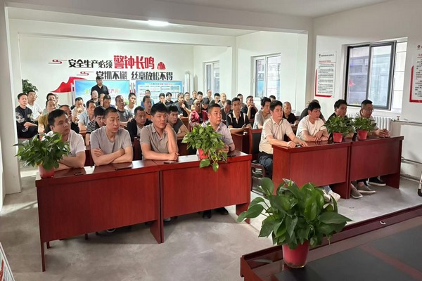 陜煤建設(shè)煤礦運(yùn)營(yíng)服務(wù)分公司：黨建領(lǐng)航促發(fā)展 筑牢防線保生產(chǎn)