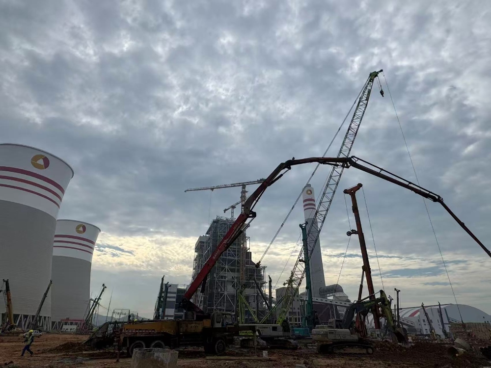 24小時(shí)鏖戰(zhàn)！陜煤電力上高有限公司2x1000MW清潔煤電擴(kuò)建項(xiàng)目煤倉(cāng)間灌注樁圓滿完成