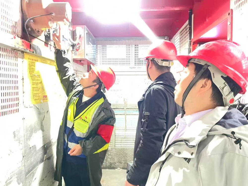 陜煤建設(shè)韓城分公司土建二項(xiàng)目部：安全不下線，青春在一線