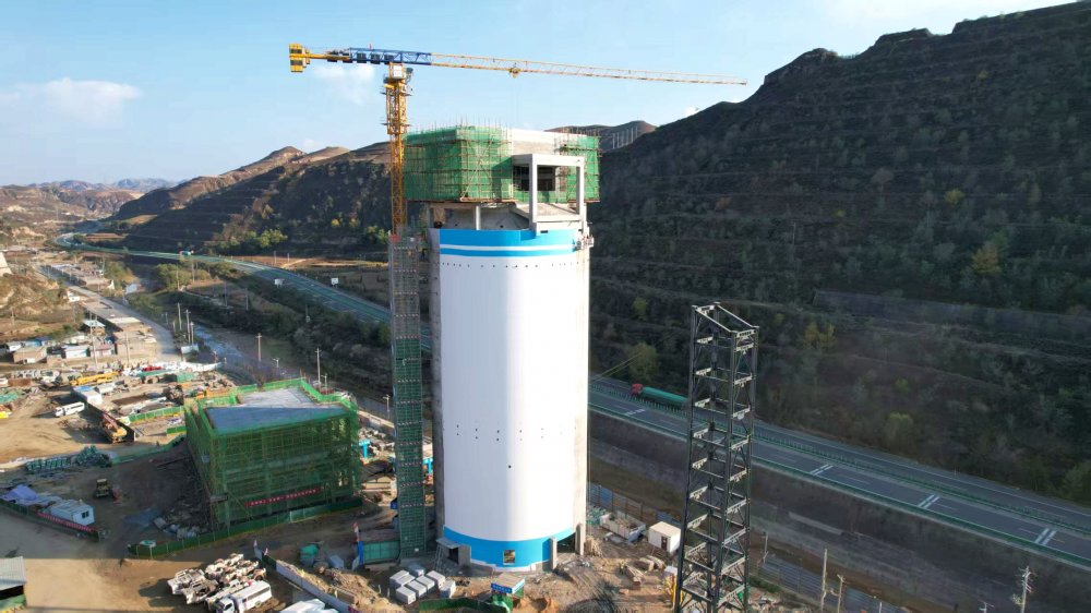 提前2天落位！橫山天云煤礦棧橋鋼支架架起“運輸樞紐”，12月投產再添保障