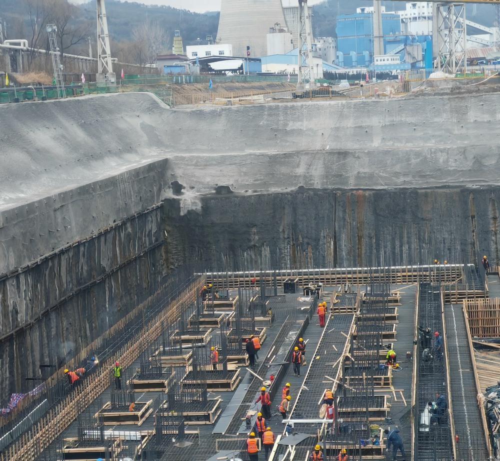 陜煤建設(shè)銅煤公司：黃陵店頭電廠二期翻車(chē)機(jī)工程15天完成千噸鋼筋綁扎為項(xiàng)目建設(shè)贏得寶貴時(shí)間
