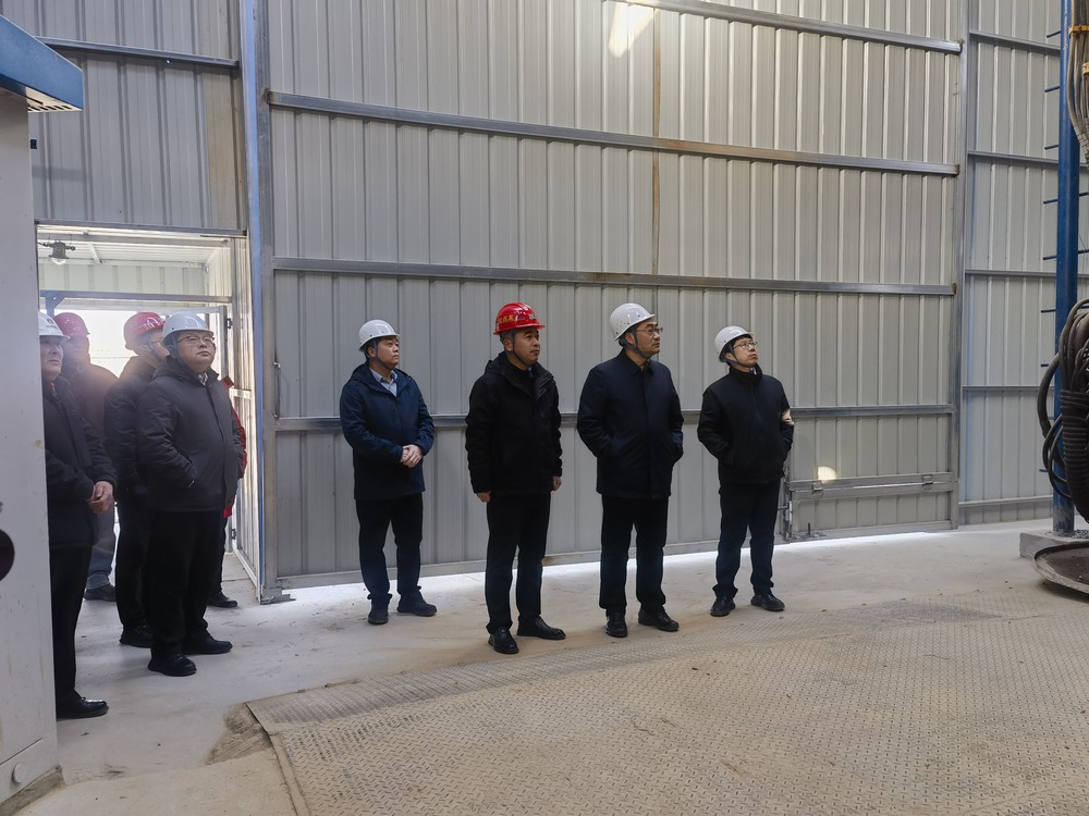 陜西彬長礦業(yè)集團(tuán)有限公司董事長焦小年深入陜煤建設(shè)礦建二公司第一項目部檢查指導(dǎo)工作