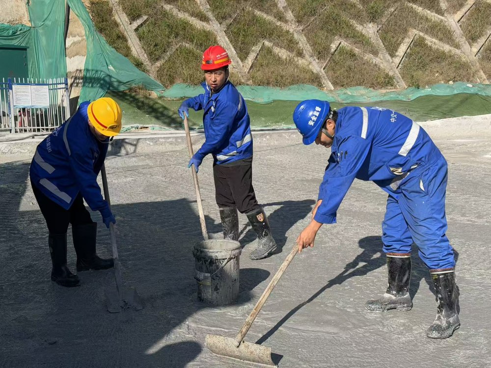 陜煤建設(shè)礦建三公司節(jié)日?qǐng)?jiān)守顯擔(dān)當(dāng) 項(xiàng)目建設(shè)“不打烊”