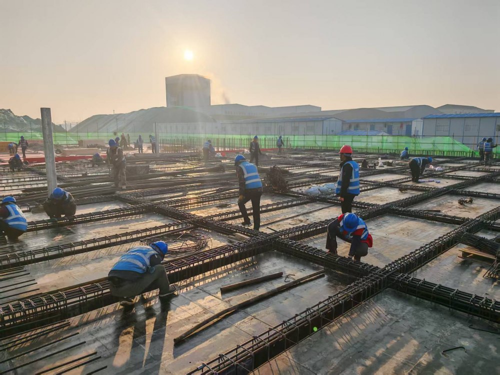 奮戰(zhàn)十八晝夜,澆筑信陽(yáng)新篇章