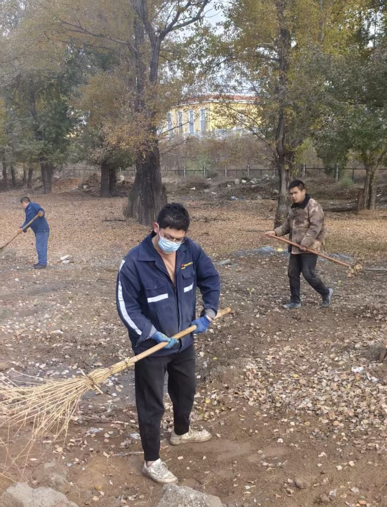 陜煤建設(shè)煤礦運(yùn)營服務(wù)分公司：不負(fù)春光“植”新綠 且看廠區(qū)“綠”意濃