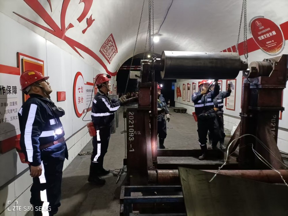 陜煤建設(shè)韓城分公司張家峁項目部：黨員青年齊上陣 安全排查筑防線