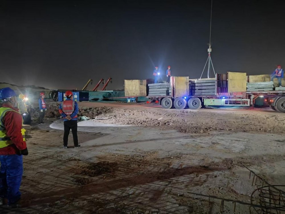 陜煤建設(shè)西北分公司土建第三項目部：深夜鏖戰(zhàn)搶時效 使命擔(dān)當(dāng)保進度