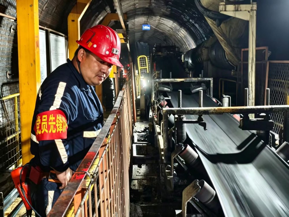 陜煤建設(shè)煤礦運(yùn)營(yíng)服務(wù)分公司：班組建設(shè)的“三個(gè)支點(diǎn)”撬動(dòng)安全高效新動(dòng)能