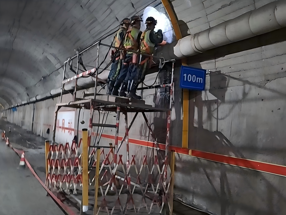 陜煤建設(shè)機電安裝公司可可蓋項目部：提前10天！副斜井壓風(fēng)管路順利投運
